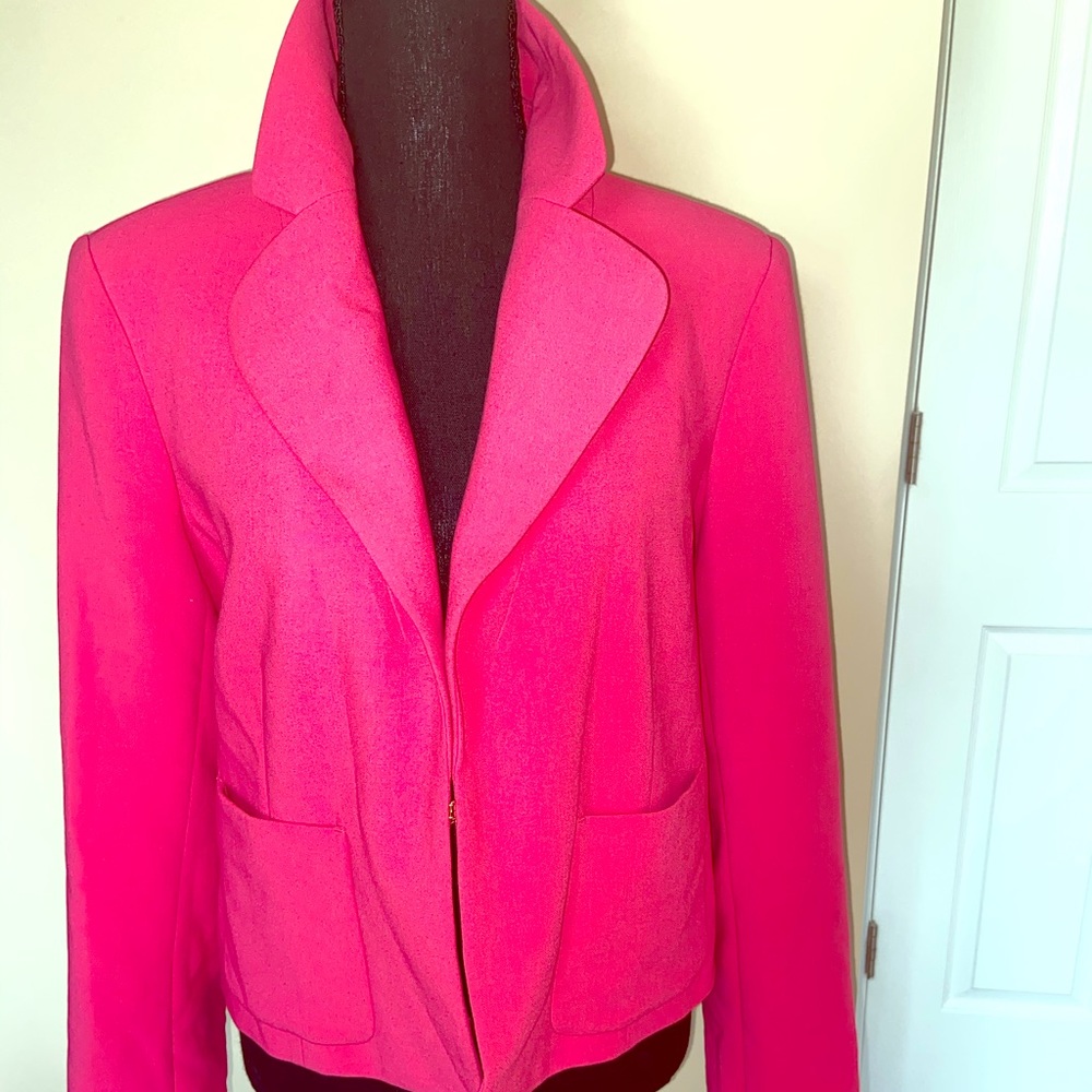 Stylish cropped style blazer